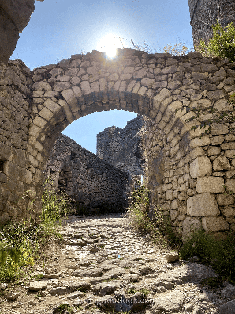 Arch remnants of the Počitelj Citadel